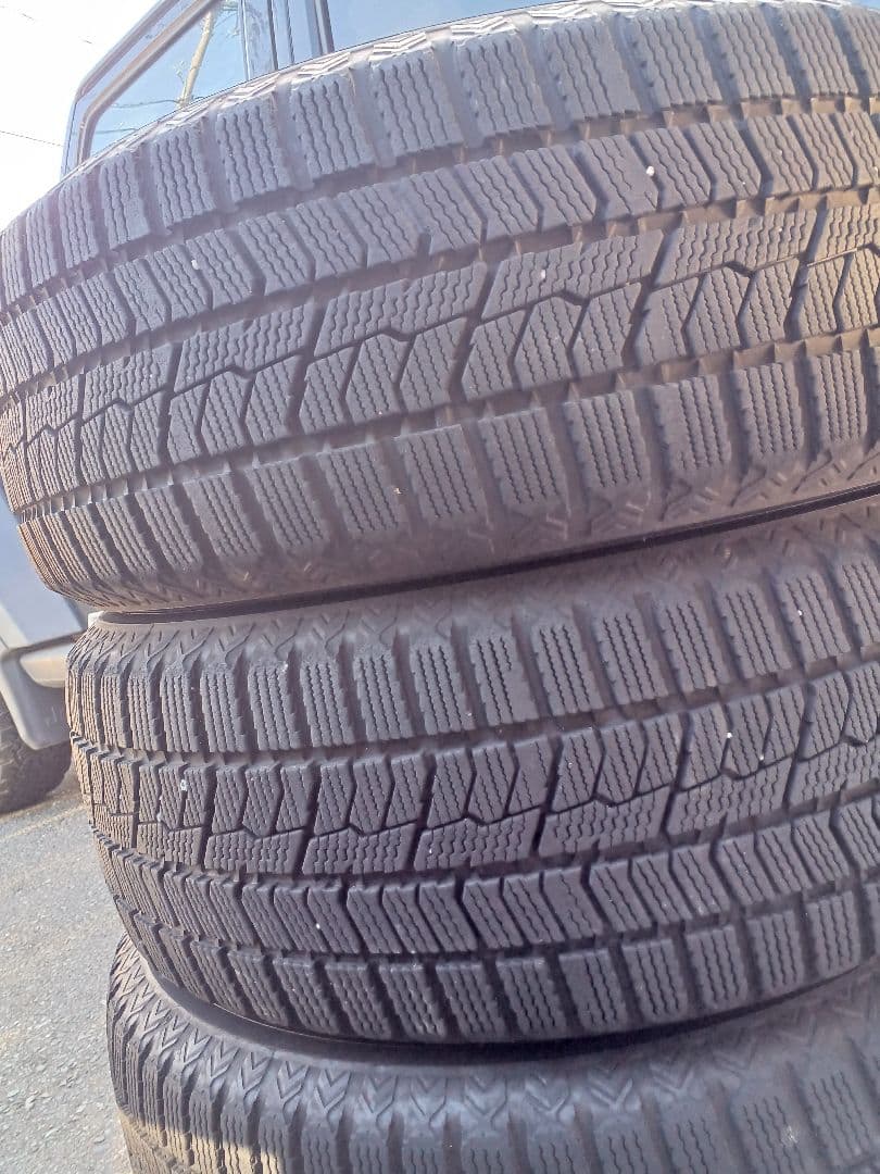 山下竜弥①215/60R16 4本　ばり山　スタッドレス　トーヨ