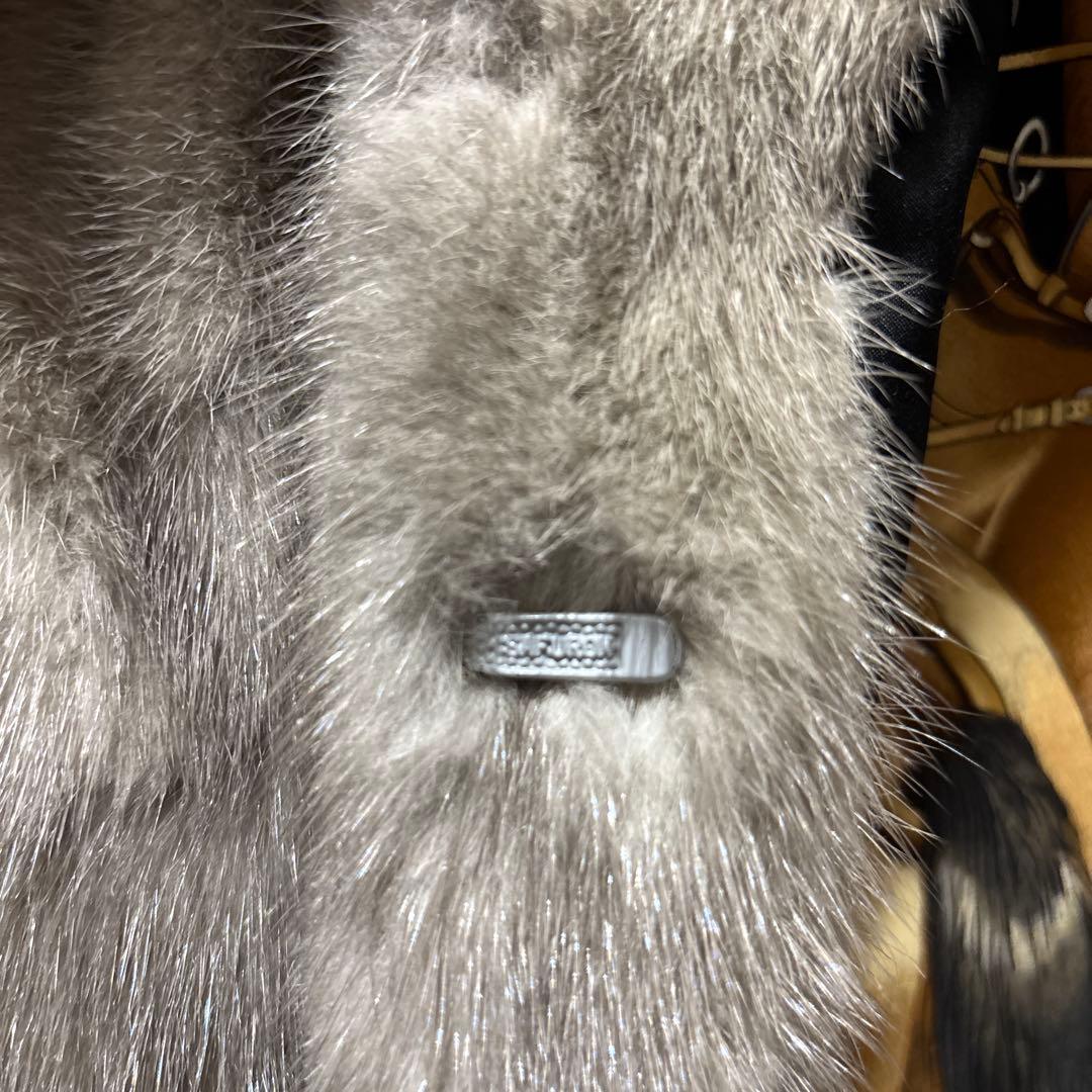 サファイアミンク風 毛皮ジャケット グレー ショート丈 裏地スカーフ柄風 馬柄