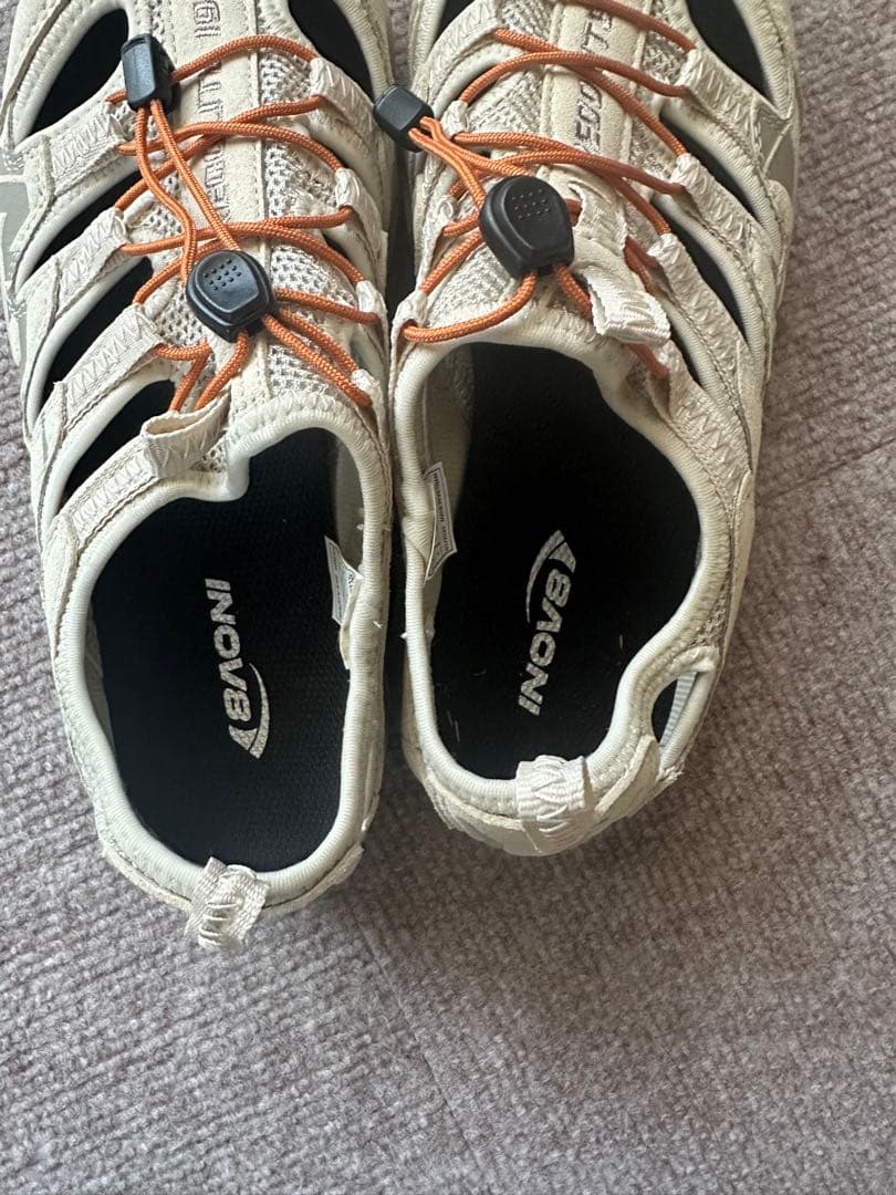 INOV-8 アクティブシューズ ベージュ