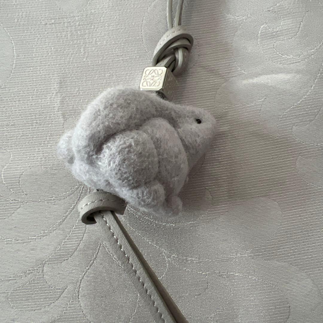 ロエベ バニー　チャーム　希少