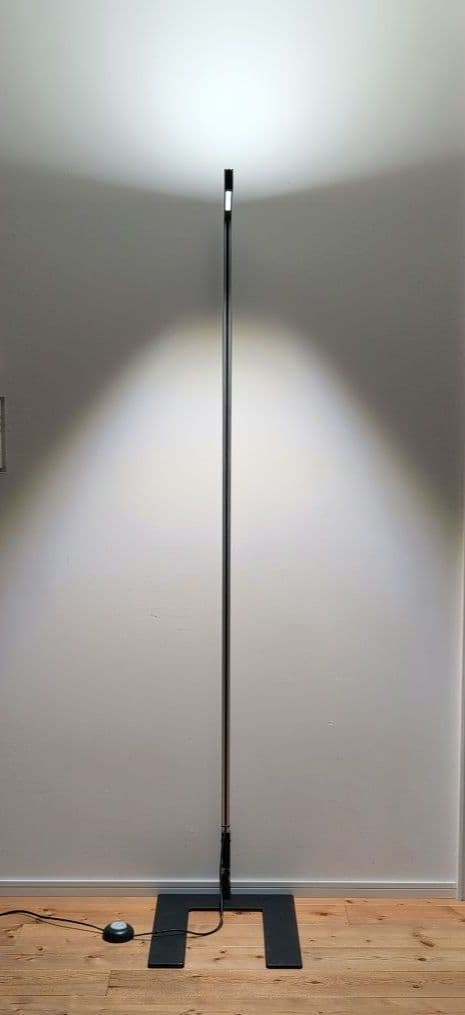 山田照明　フロアスタンドランプ　LED電灯器具　20年製