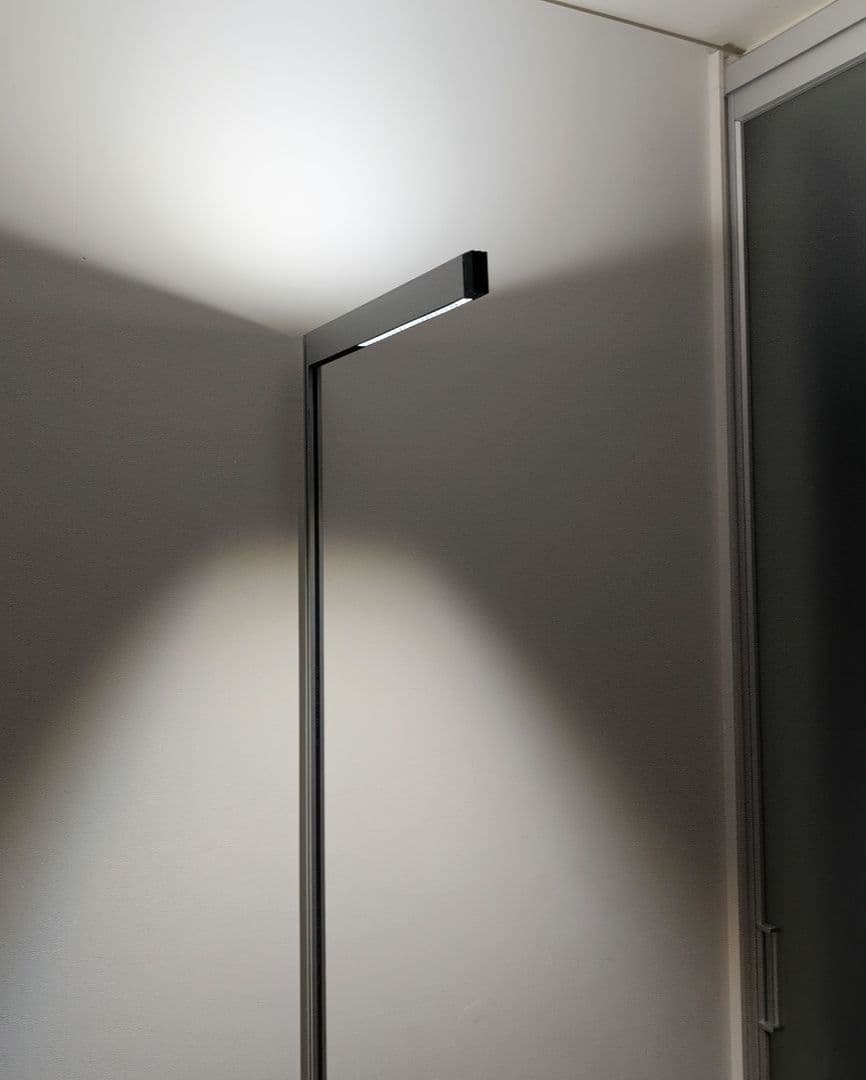 山田照明　フロアスタンドランプ　LED電灯器具　20年製