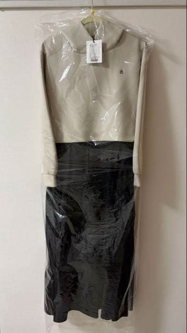 ワンピース herlipto Trois Logo Docking Dress