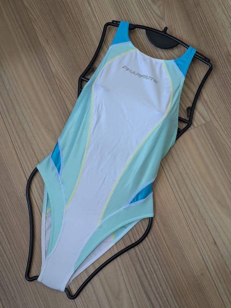 pharfaite パルフェット 競泳水着
