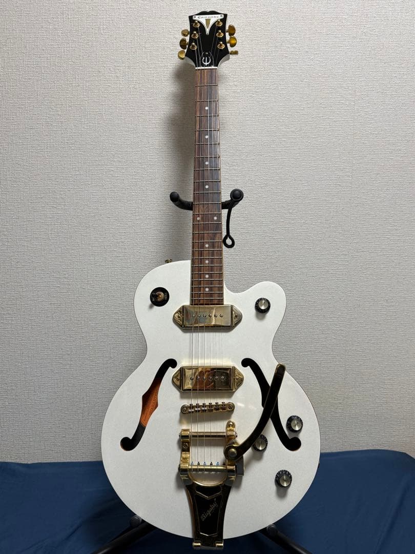 ギター Epiphone WILDKAT e Pearl White