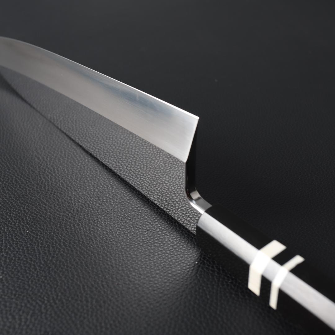 10672鏡面仕上げ出刃包丁 8寸 刺身包丁 本出刃 黒檀黒水牛角白三本巻八角柄