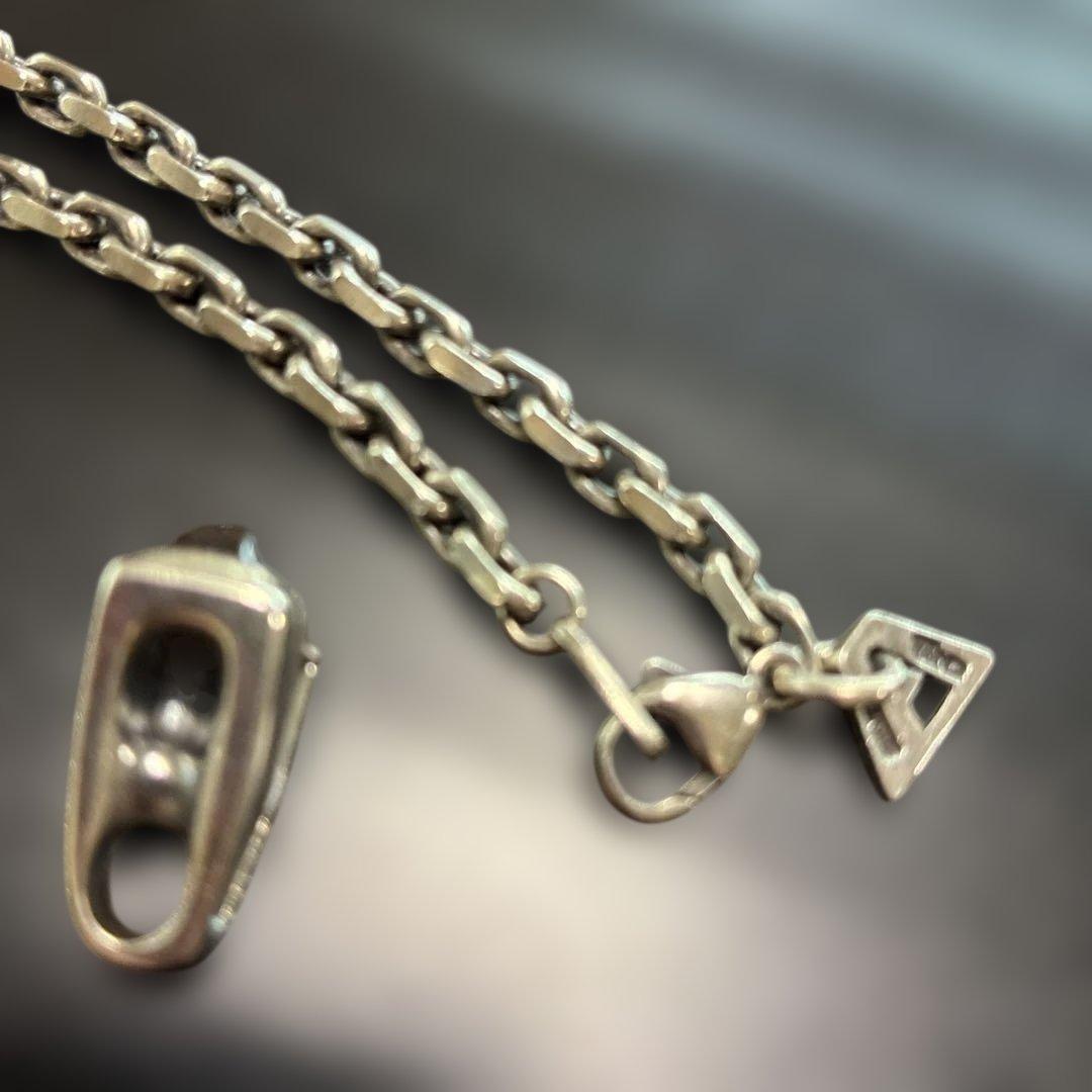 M's シルバー チェーンネックレス 赤いストーン付き