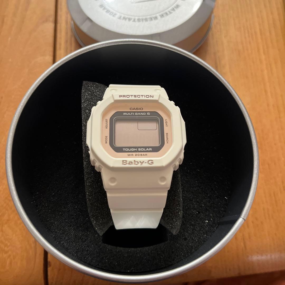 CASIO Baby-G ホワイト&ピンク腕時計（BGD-5000-4BJF）