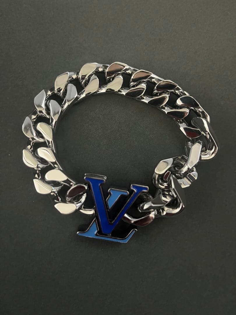 Louis Vuitton LVチェーン