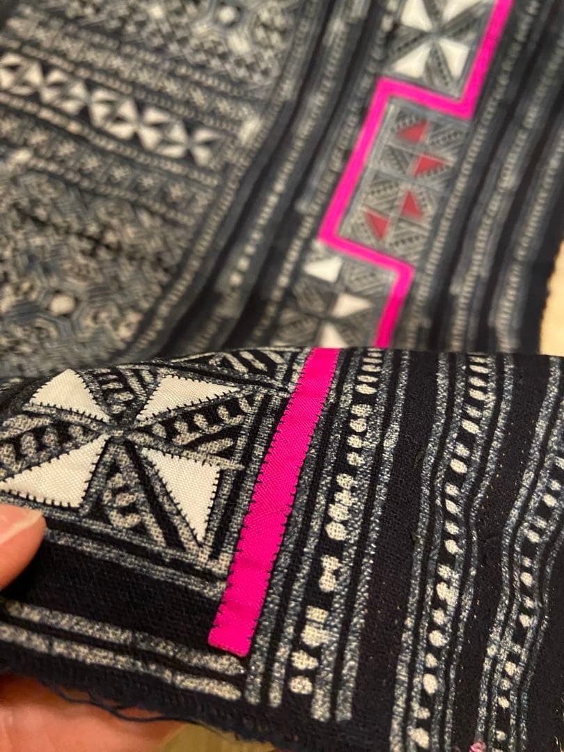 【新品】モン族　手描き染め　一点もの　バティック　5m 少数民族　刺繍　臈纈染