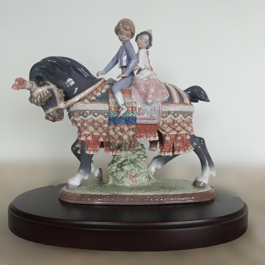 リヤドロ♦フィギュリン♥サンホセの祭り 少年・少女・馬・台座あり・ 廃盤