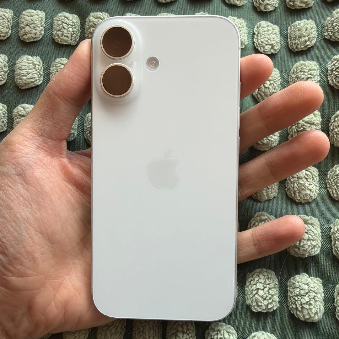 美品 Apple iPhone 16 512GB