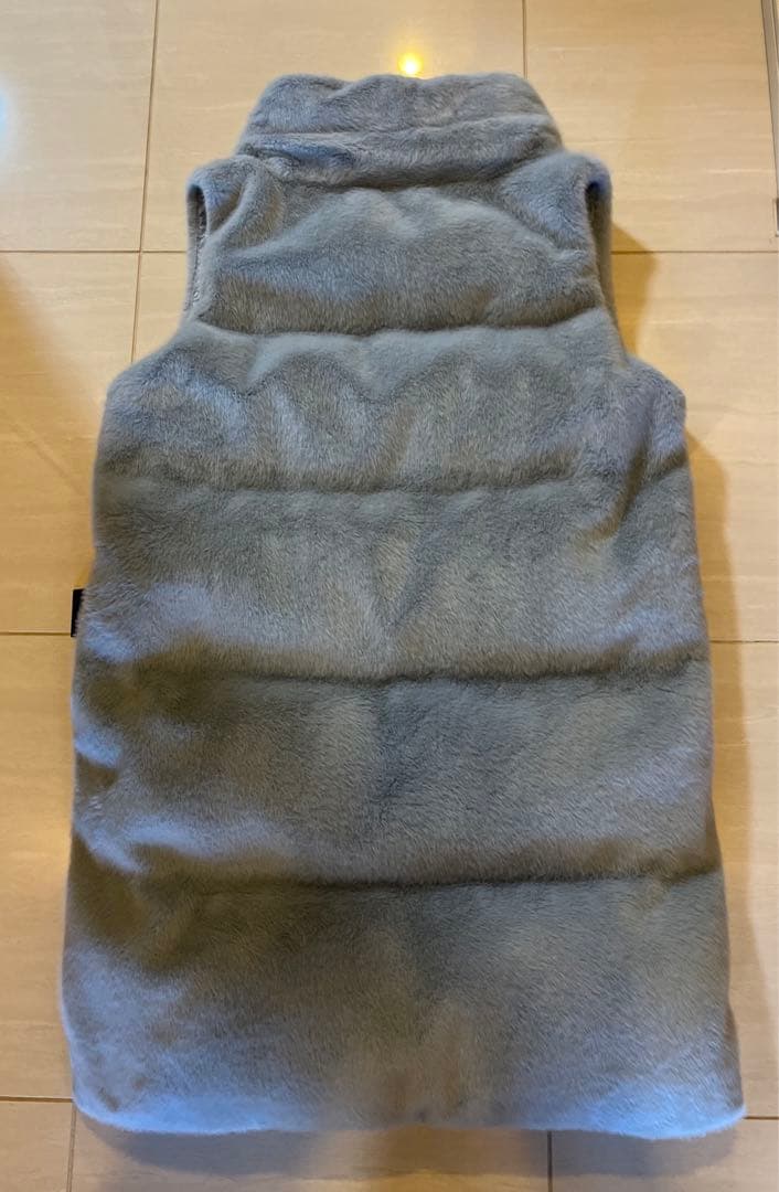 h*a様 HERNO 38M阪急梅田店にて購入品。エコファーダウンベスト フード