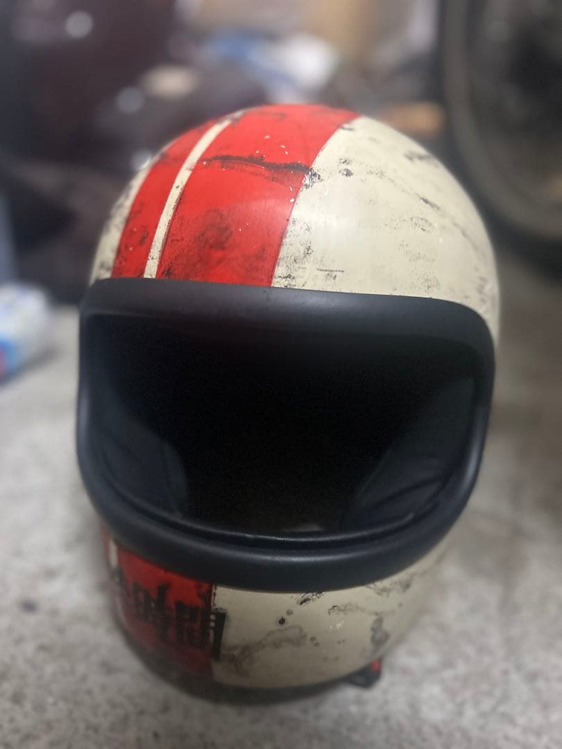 族ヘル ナックルライン 赤 アイボリー ヘルメット バイク ヤラレ やれ仕様