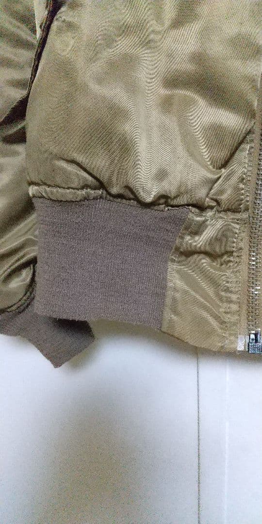 AVIREX MA-1　希少色ゴールド