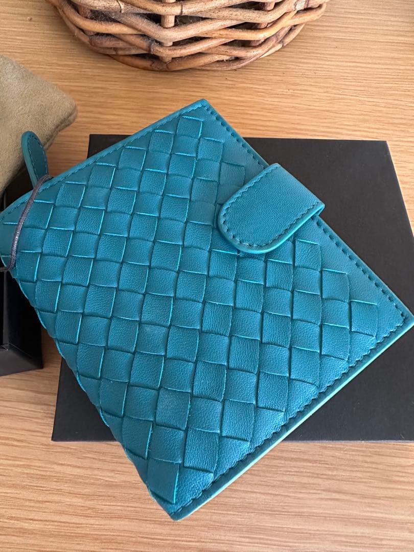 BOTTEGA VENETA 二つ折り財布　ボッテガヴェネタ