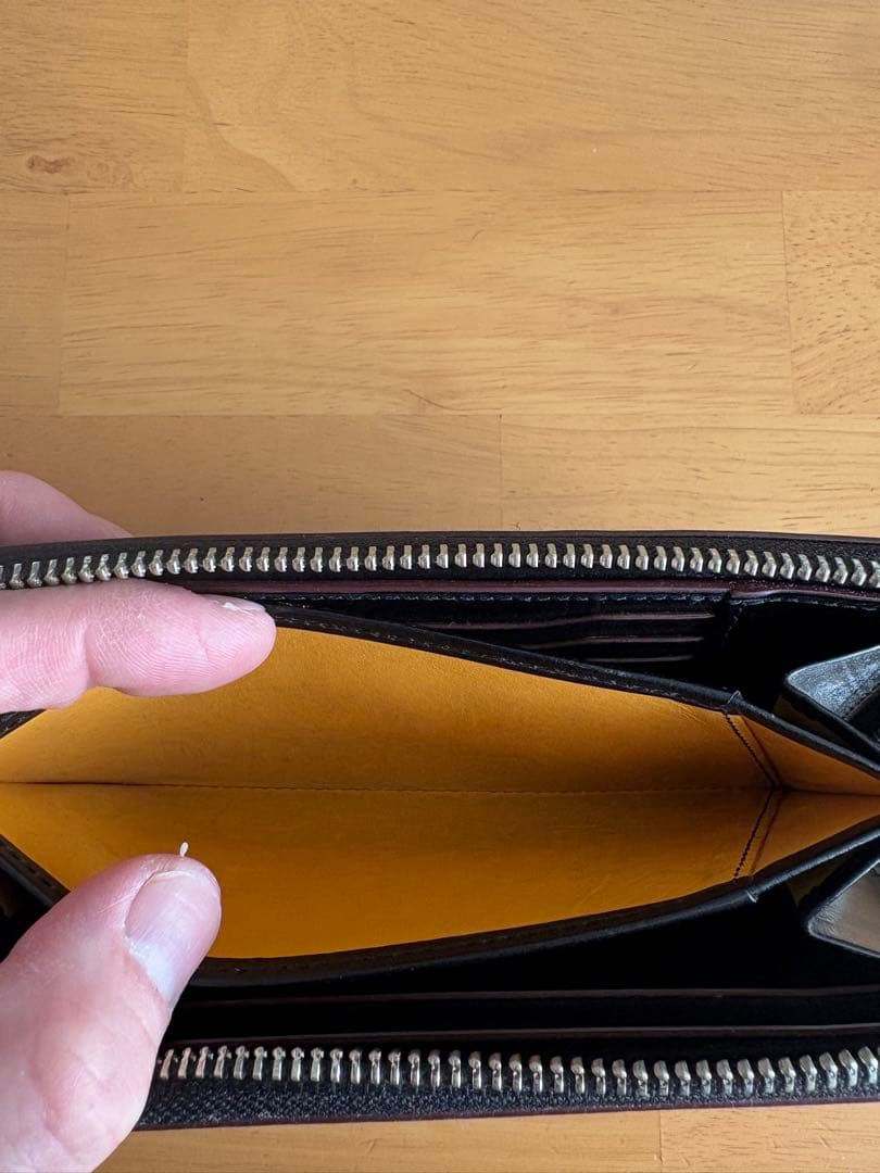 GANZO AVON ラウンドファスナー長財布 ブラック ブライドルレザー