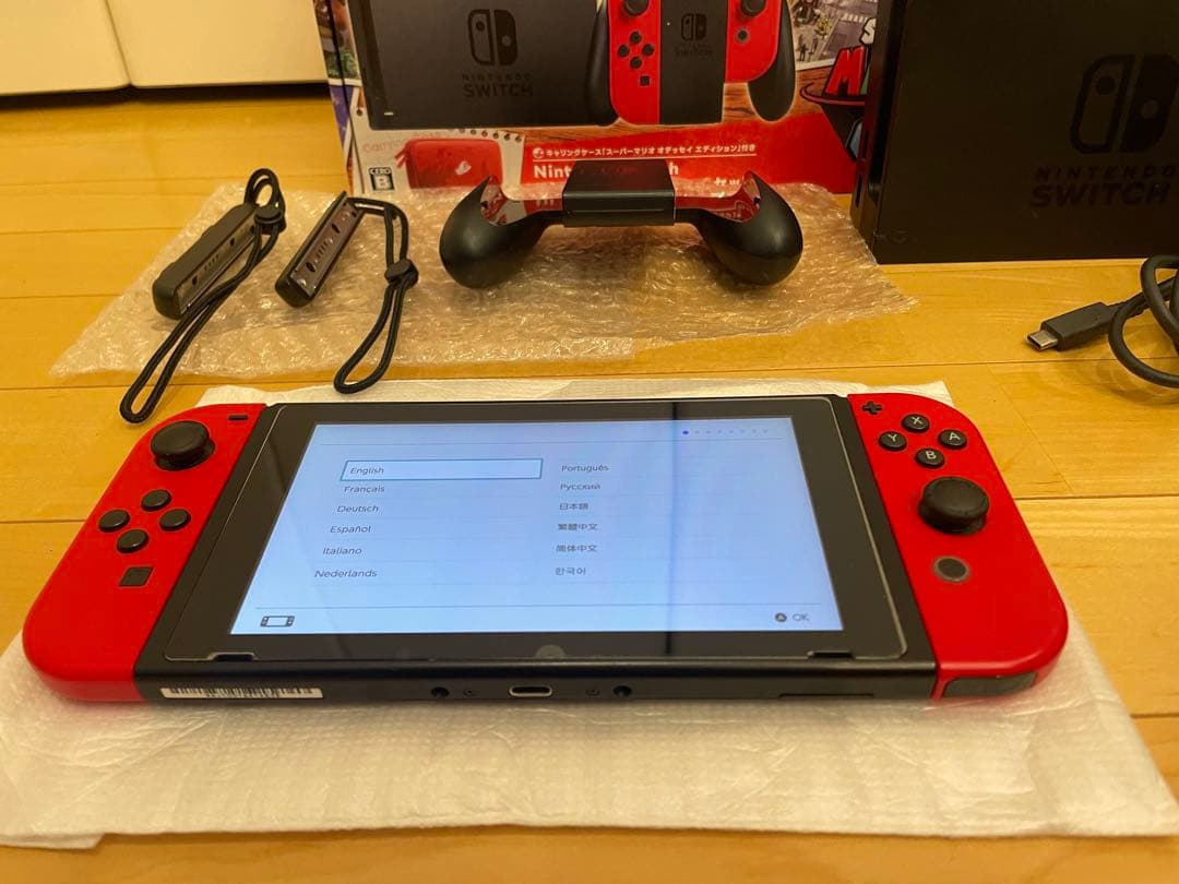 Switch Nintendo Switch本体 レッドJoy-Con