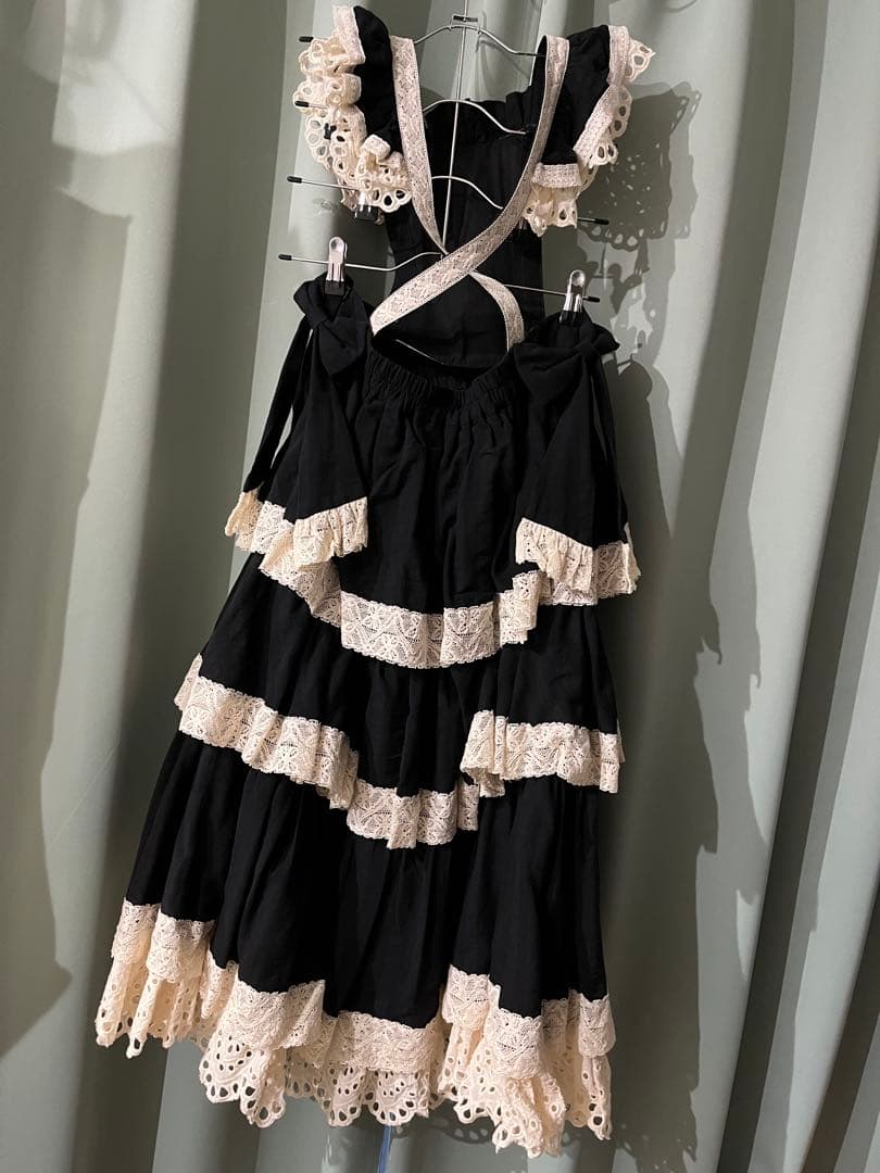 キャラメルカヌレ　サスペンダー付きスカート