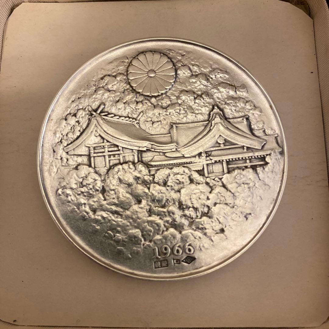 明治百年記念 明治天皇御肖像牌 純銀メダル 122.3g 外箱・クッションなし