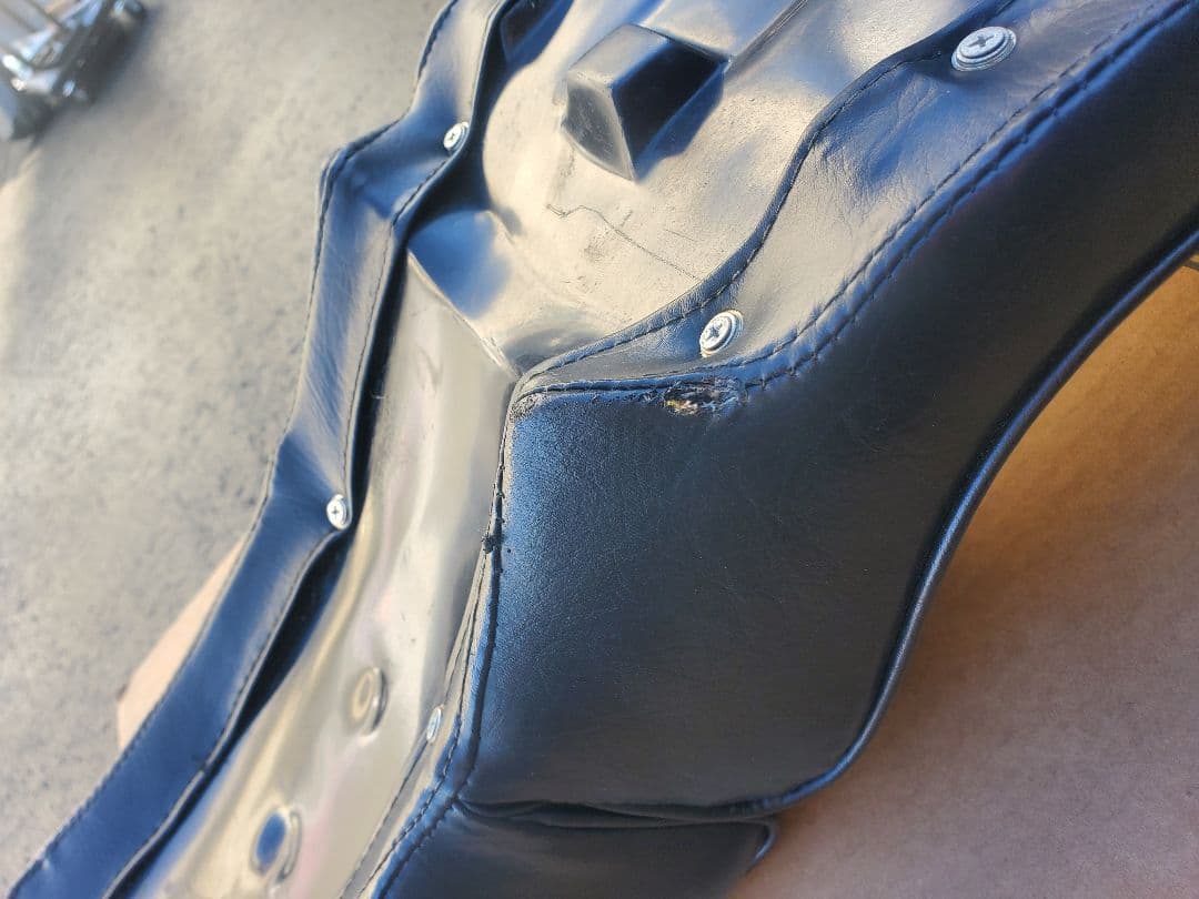 サンダンス SUNDANCE ダイナ DYNA シート ハーレー