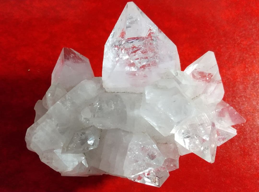 アポフィライト(魚眼石)クラスター