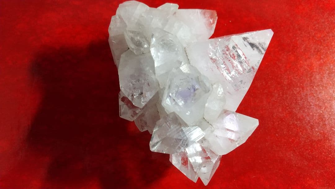 アポフィライト(魚眼石)クラスター