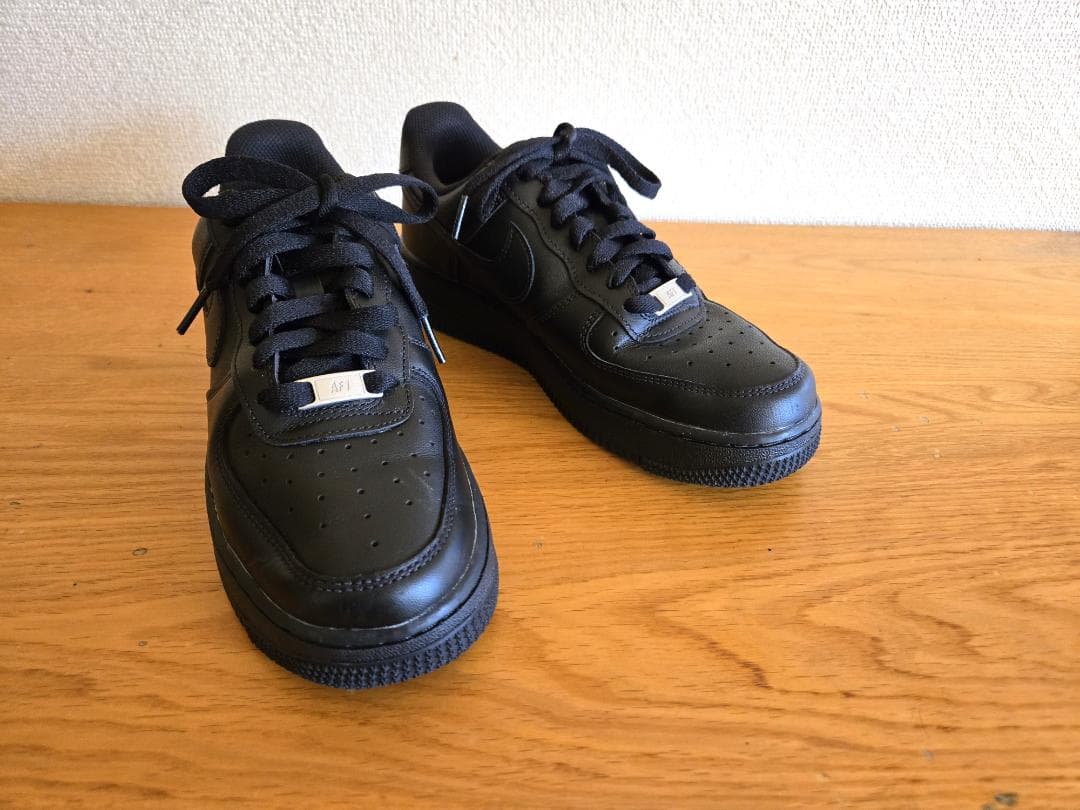 ナイキ エア フォース 1 '07 ウィメンズ 24.5cm