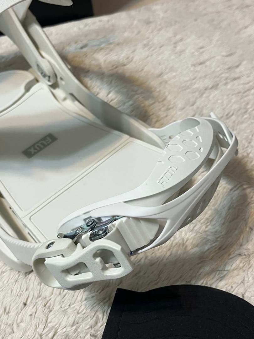 25-26 FLUX フラックス XF Mサイズ　ホワイト