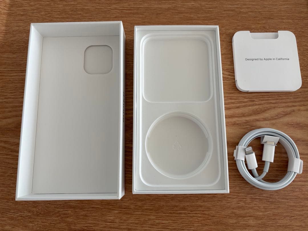 Apple iPhone12 ホワイト64GB 美品