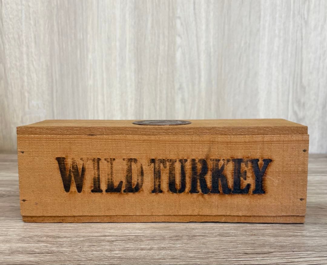 ワイルドターキー 旧ボトル 8年 アメリカバーボン　750ml 木箱　羽付き
