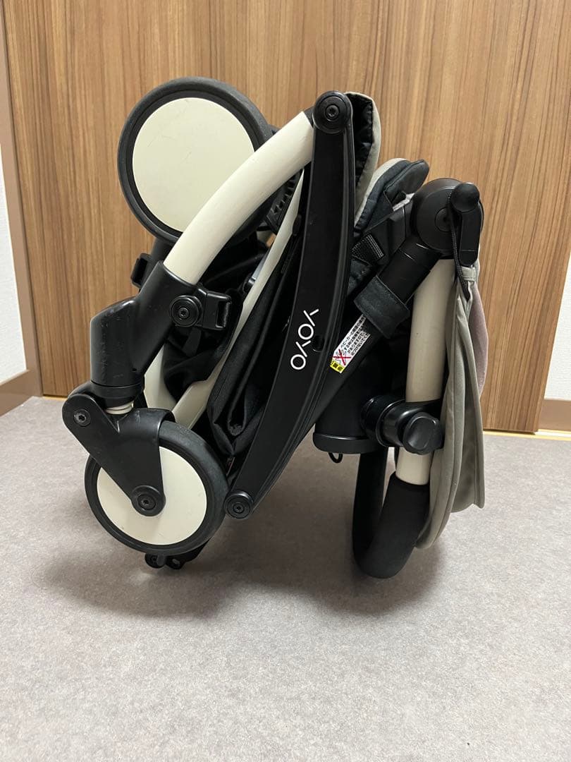 BABYZEN YOYO ベビーカー グレー x ブラック　ベビーゼン　ヨヨ