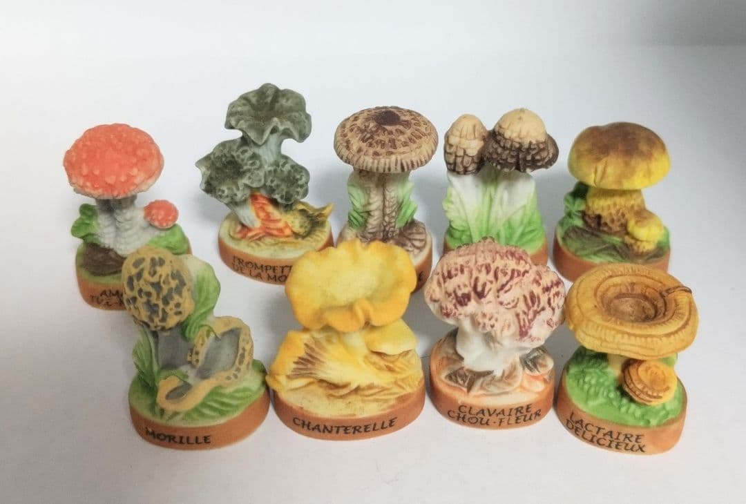 9個セット　きのこ　フェーブ　ミニチュア　置物　飾り　匿名配送