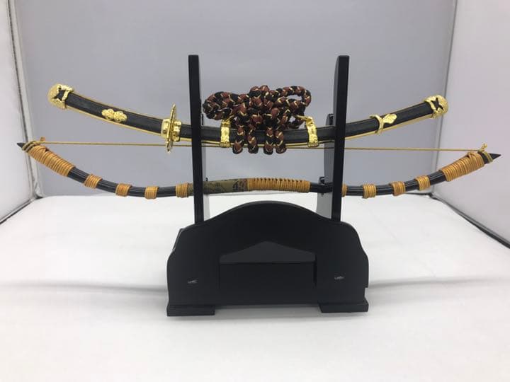 弓太刀飾り 二段飾り:大  弓藤巻・ケヤキ塗り：黒太刀