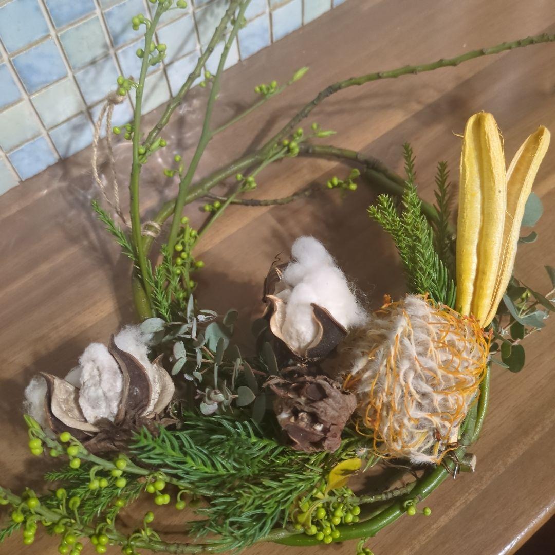 ドライフラワー★枝物シンプルリース★アシンメトリックデザイン　テッポウユリ