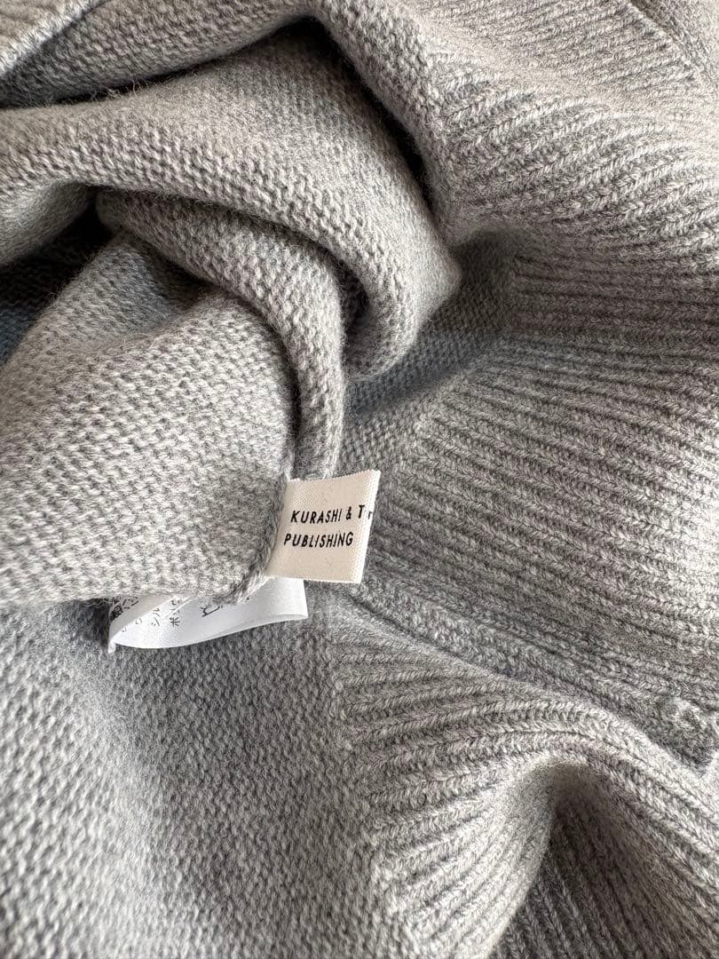 新品　北欧暮らしの道具店　やわらかに包むカシミヤシルク混タートルネックニット