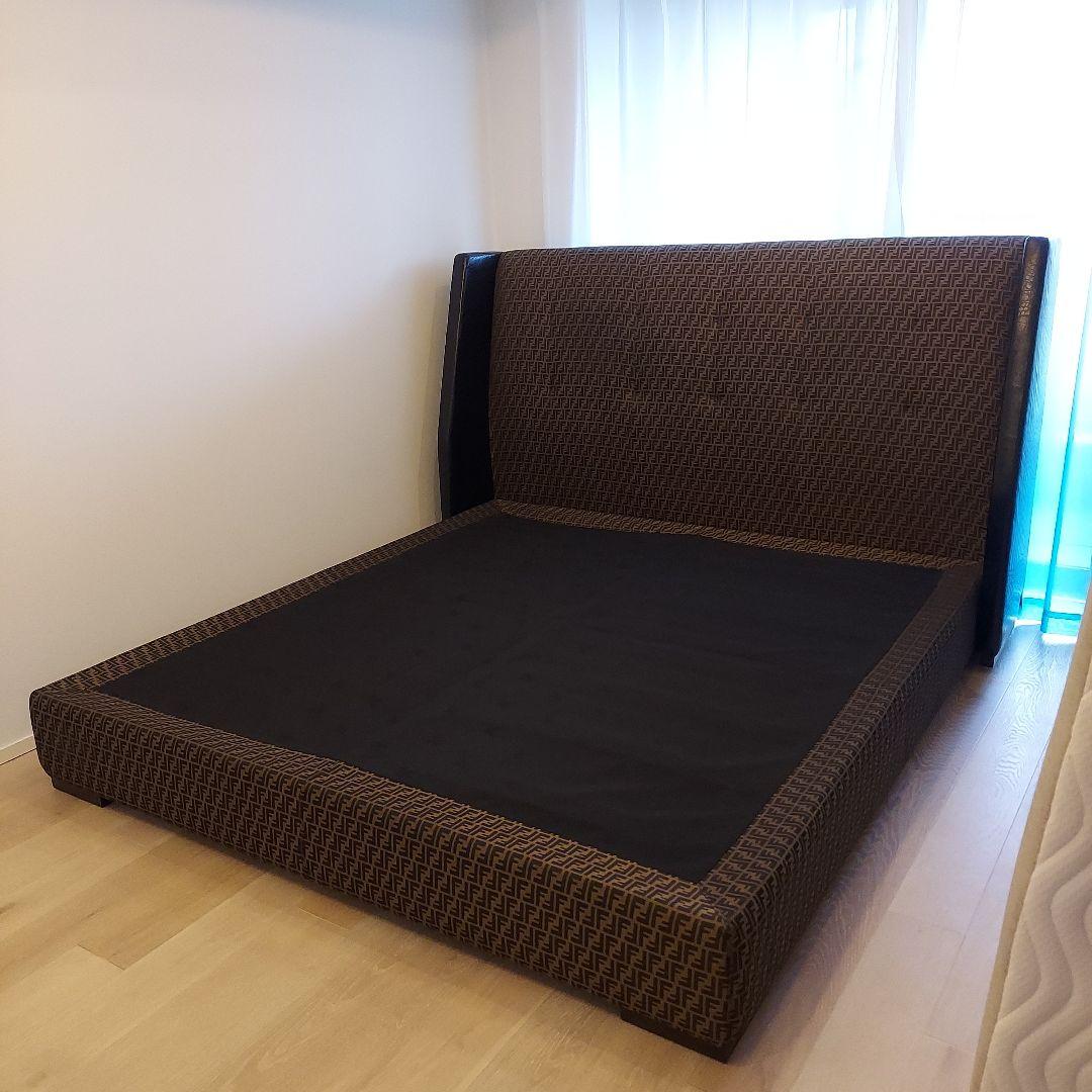 FENDI CASA フェンディカーサ ズッカ柄 キングサイズ ベッド