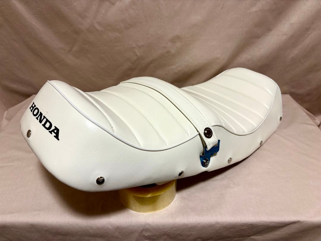 ホワイトレザータックロールシート ホンダ　CB400SF SB NC39〜最終型