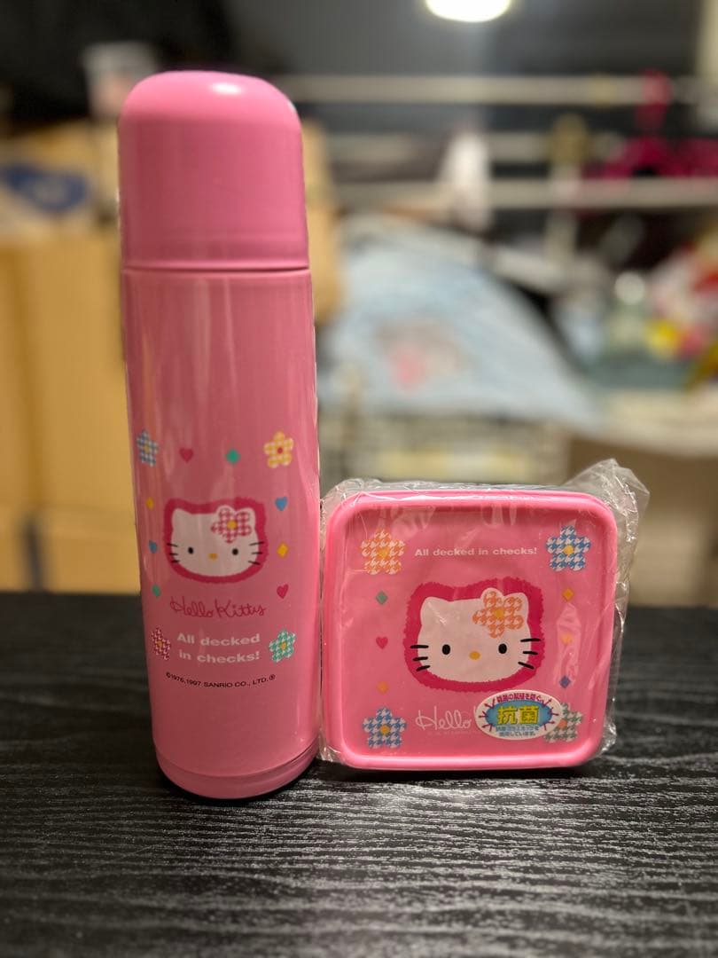 最終値下げ！Hello Kitty ピンク水筒と弁当箱セット