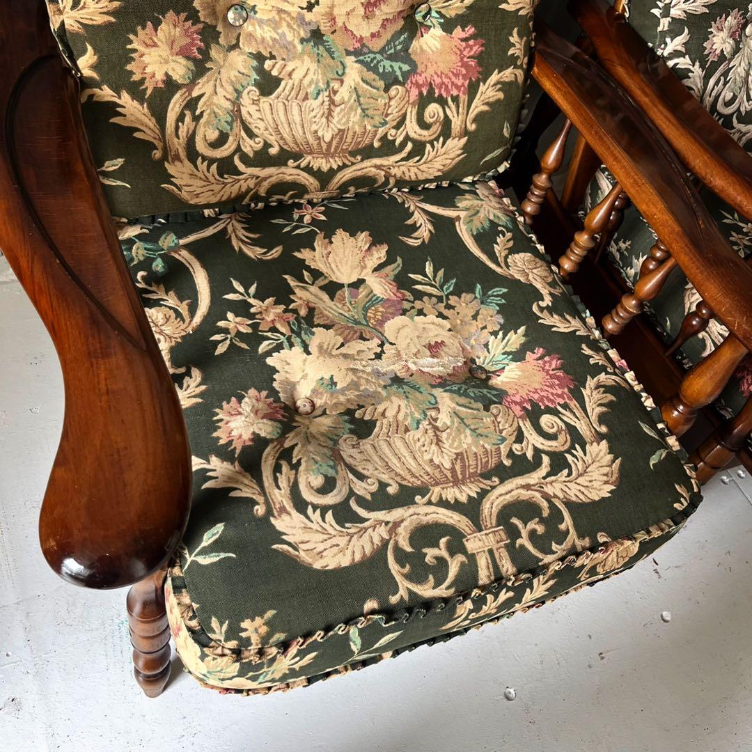 取付無料！カリモク コロニアル グリーン花柄アンティーク 肘掛け椅子2脚✨