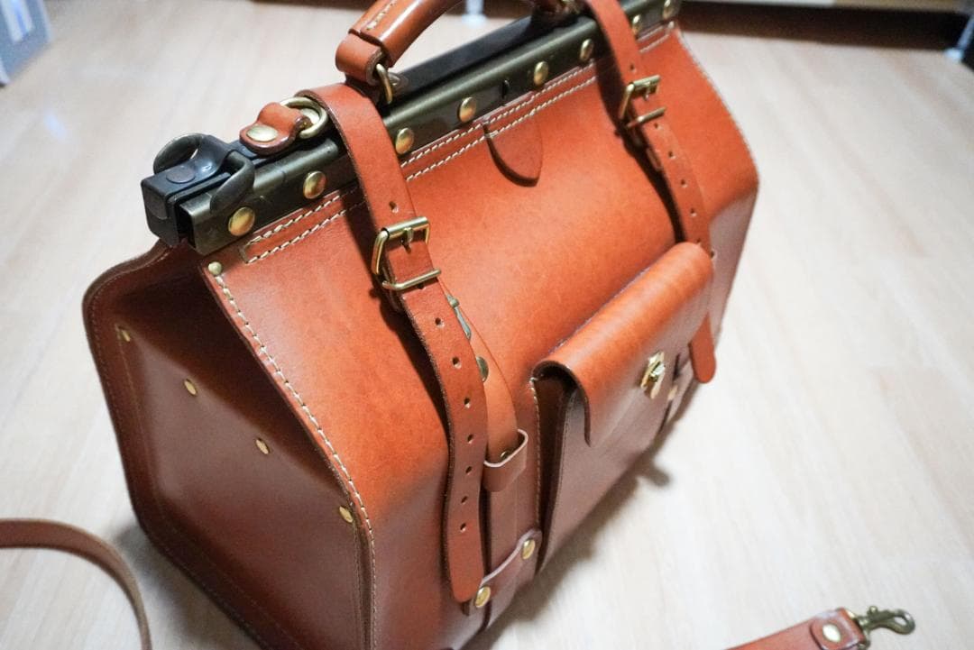 HERZ限定モデル 「グラッドストン・バッグ」