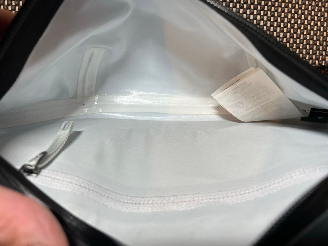 Arc'teryx グランヴィル クロスボディ バッグ