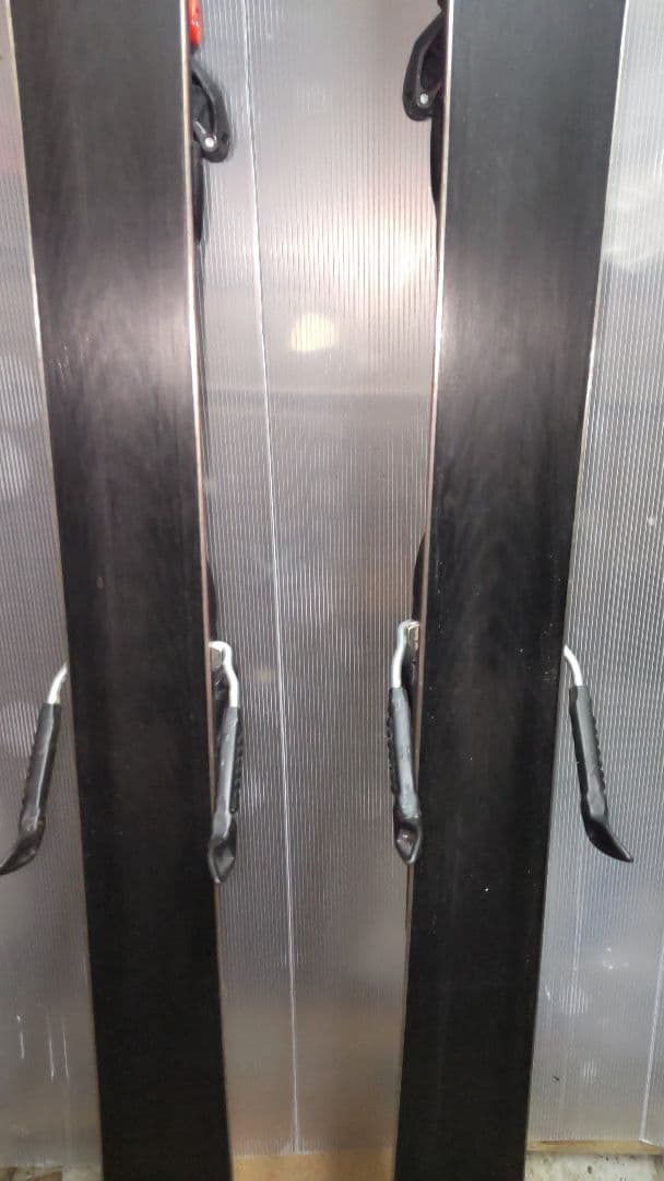 Atomic Redster G9i スキー板