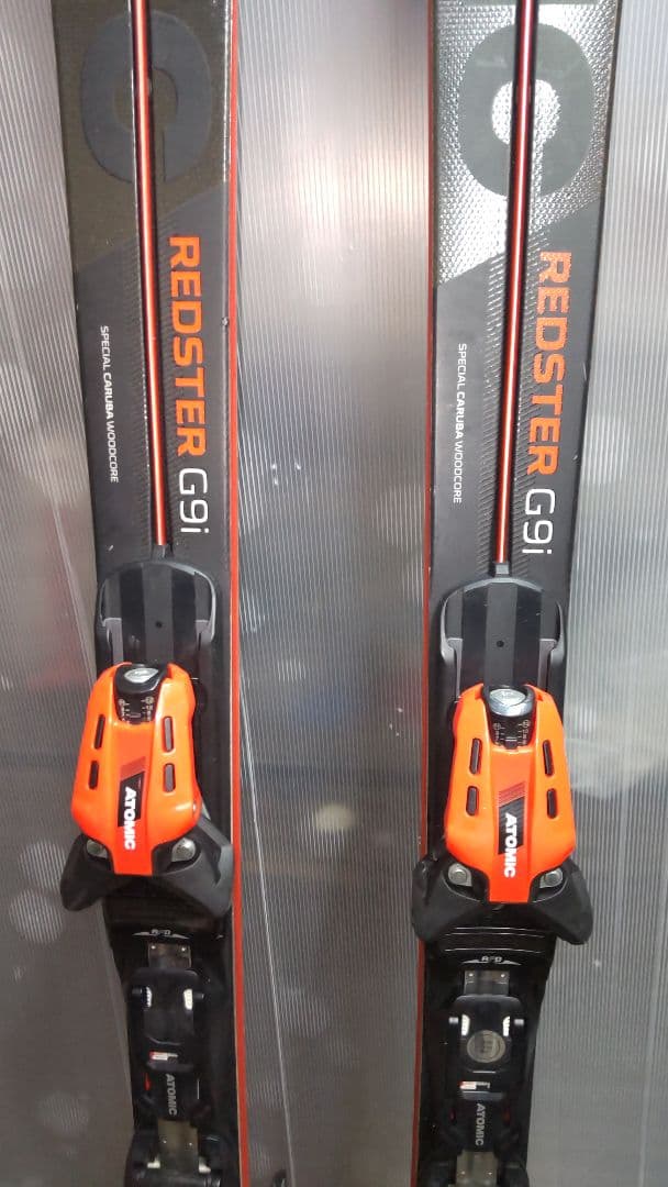 Atomic Redster G9i スキー板