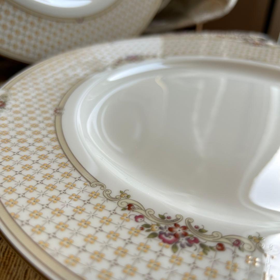 希少品  Turnberry淡い格子に英国の小花が咲くꕤ︎︎大皿6枚