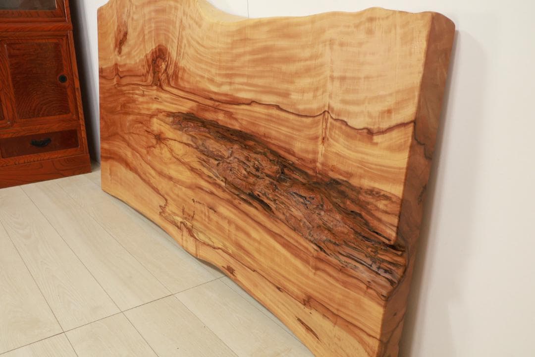 かさしん専用　店頭展示品　１枚板　無機材　ローテーブル　天厚7.2㎝ BJ140