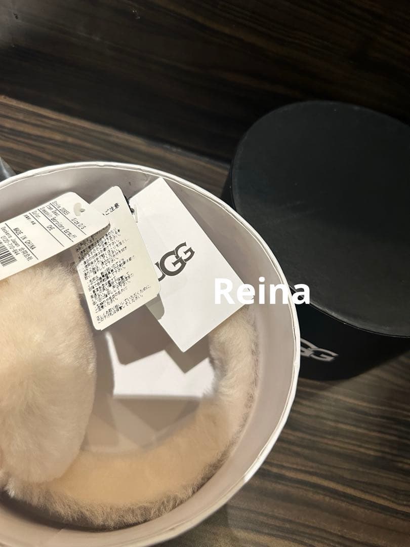 UGG イヤーマフSheepskin Embroidery Earmuff アグ