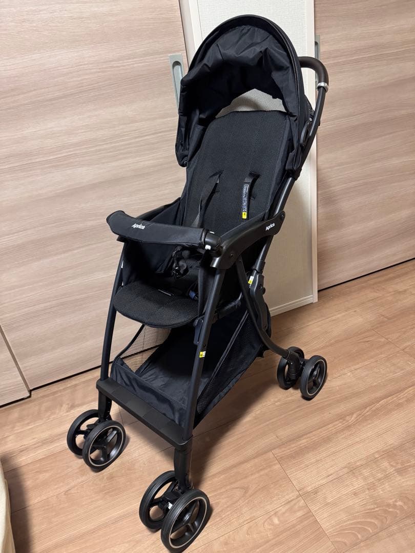 アップリカ　マジカルエアーフリー　ブラック