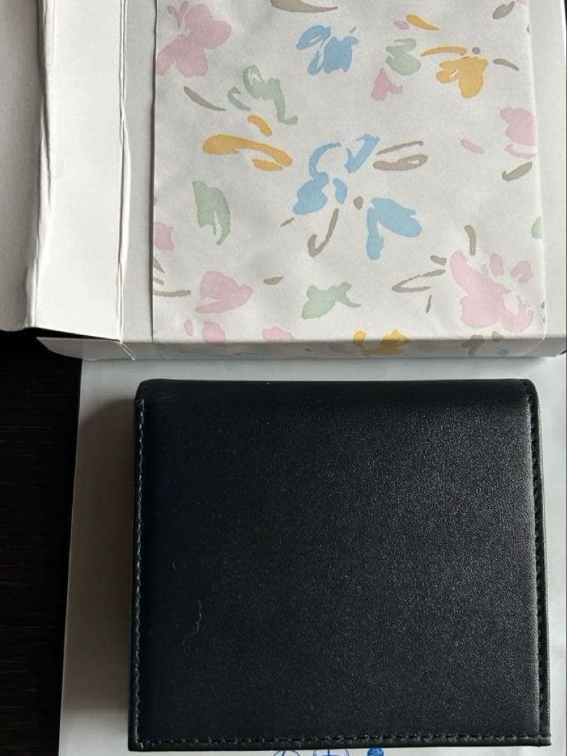 新品★皇居★二つ折り財布★皇居限定 特製　ブラック　黒　本革　人気　２つ折り