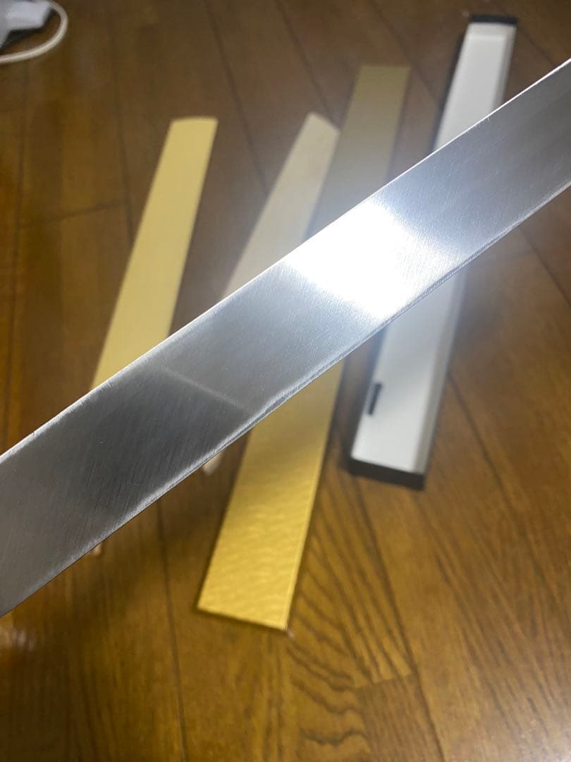 池田辰男 堺正行作 白二鋼 先丸　本焼包丁　刃渡り尺一　箱　鞘付き　波紋あり